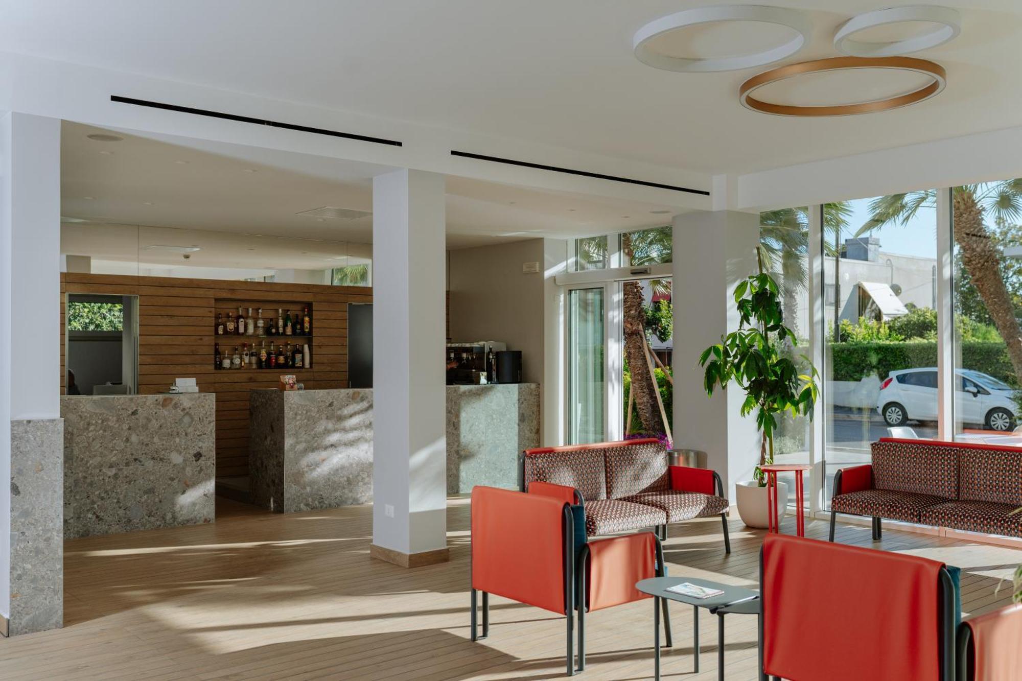Hotel Caravel 瓦斯托 外观 照片