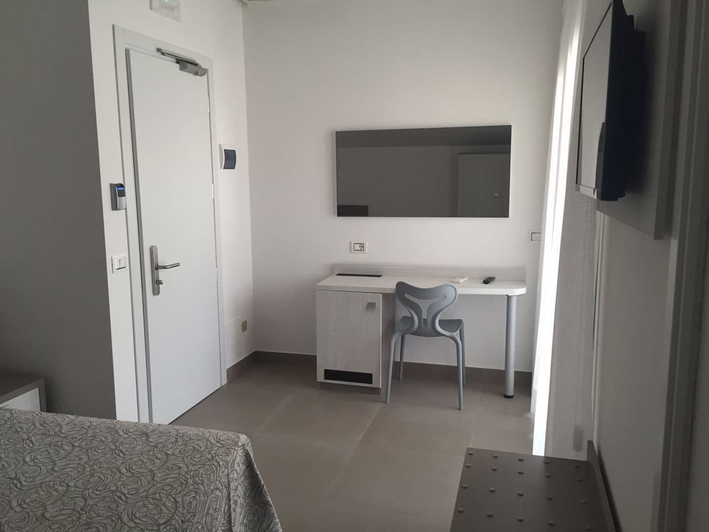 Hotel Caravel 瓦斯托 外观 照片