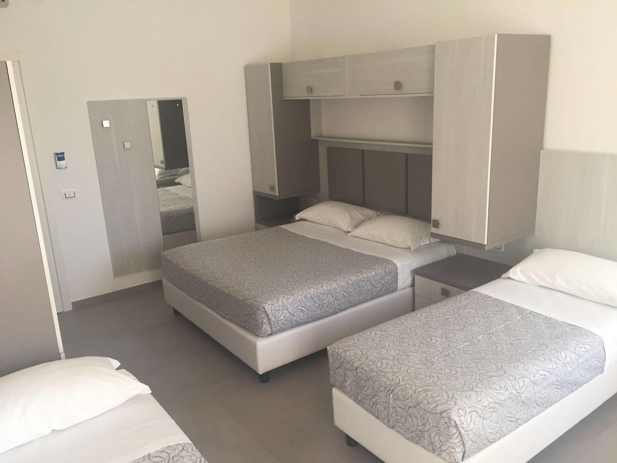 Hotel Caravel 瓦斯托 外观 照片